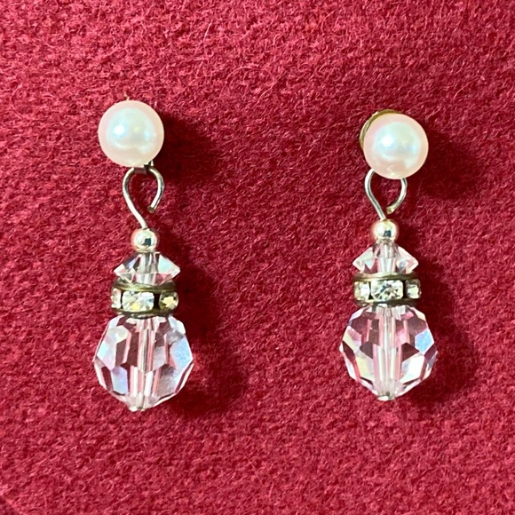 Crystal and Pearl 1" Dangle Post Earring Set. Perfect for Weddings. 2002 - Picture 3 of 15
